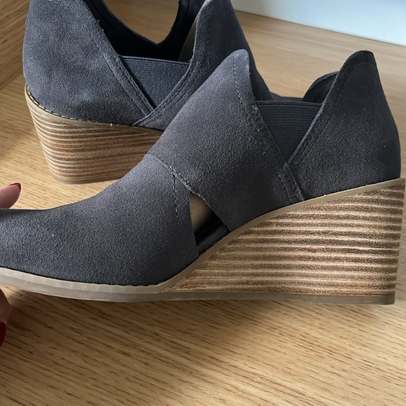 Toms Black Ankle Booties - Picture 7 of 10
